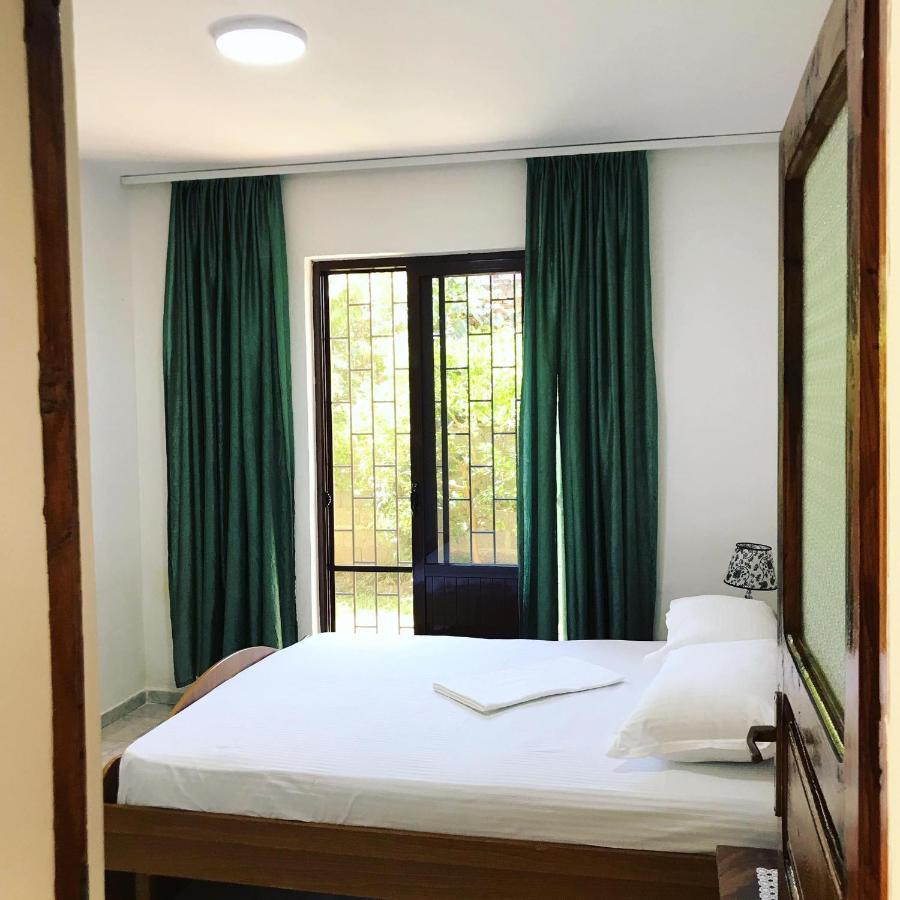 Vila Aliaj Luxury Apartment With 2 Rooms With Private Wonderful Terrace Durrës Extérieur photo