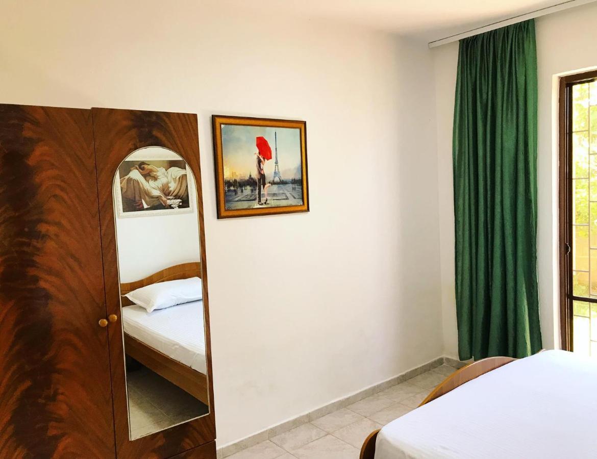 Vila Aliaj Luxury Apartment With 2 Rooms With Private Wonderful Terrace Durrës Extérieur photo